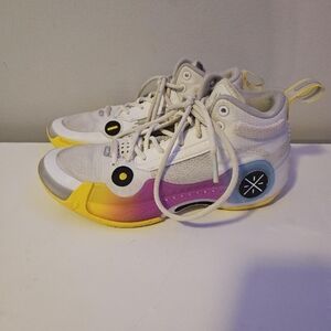 Li-Ning Way of Wade 10 “Florida” Basketball Shoes
Women’s 7.5 / Men’s 6